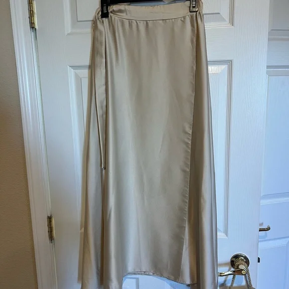 Elegant Gold Cream Skirt, With a Sash Belt Silky Satin feel Women's Maxi Skirt - Picture 3 of 4